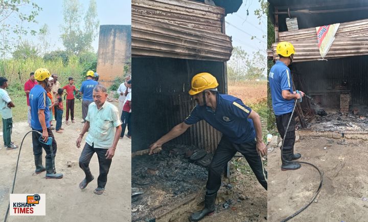 रुड़की फायर स्टेशन की टीम हरिद्वार रोड स्थित ढाबे में लगी आग पर काबू पाते हुए।