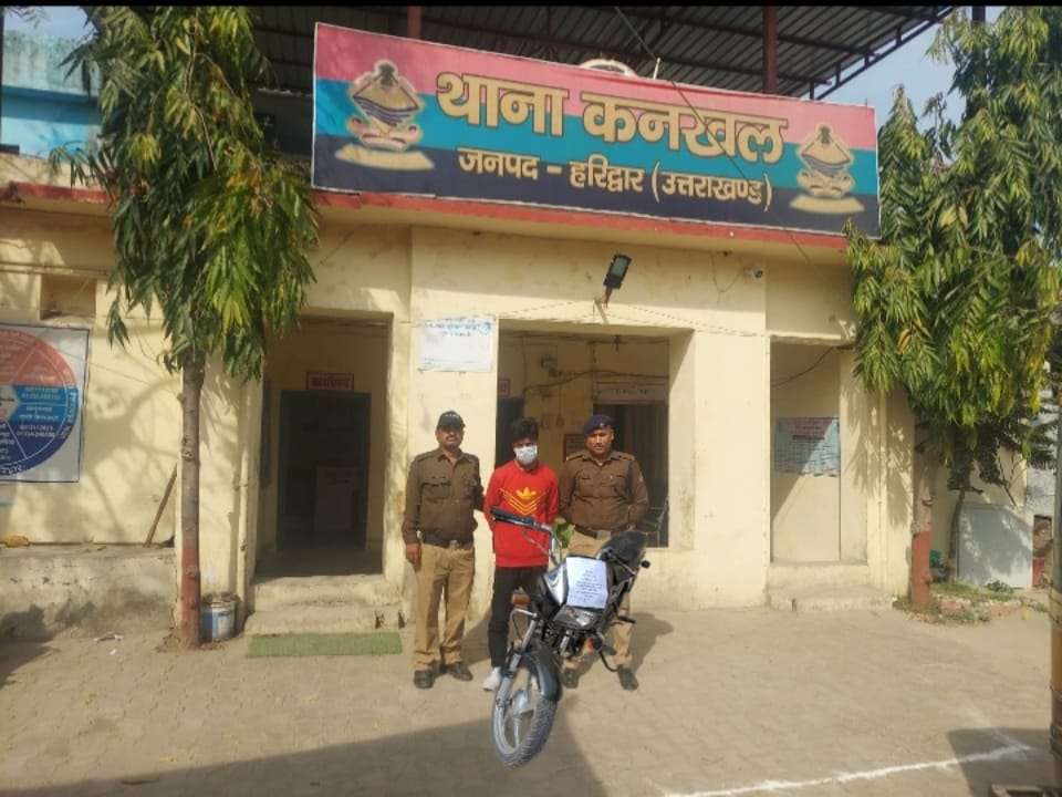 सतीकुंड जिम पार्किंग से चोरी बाइक बरामद