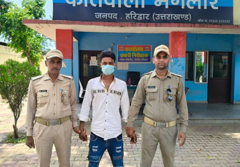 मंगलौर पुलिस द्वारा ऑपरेशन प्रहार के तहत अवैध चाकू के साथ गिरफ्तार किया गया आरोपी