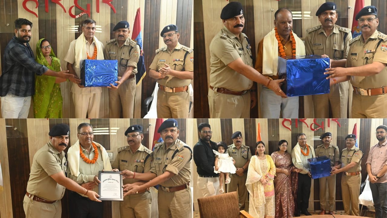 हरिद्वार पुलिस कार्यालय रोशनाबाद में सेवानिवृत्त हुए तीन पुलिस अधिकारियों को सम्मानित करते वरिष्ठ अधिकारी।