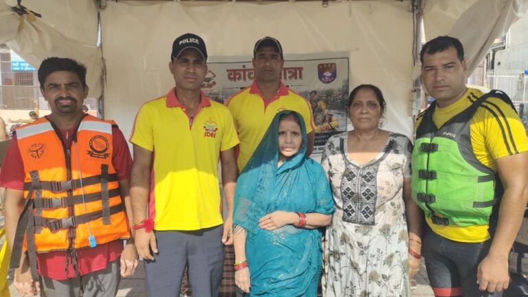 हरिद्वार कांगड़ा घाट पर गंगा की तेज धारा से दो महिलाओं का SDRF द्वारा रेस्क्यू