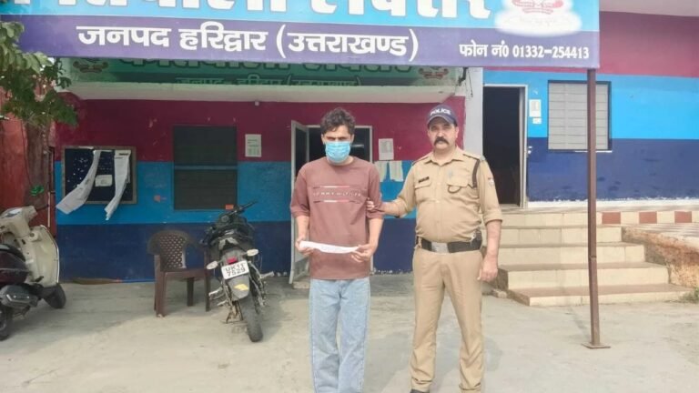 हरिद्वार में ऑपरेशन प्रहार के तहत अवैध चाकू के साथ आरोपी की गिरफ्तारी से संबंधित पुलिस कार्रवाई