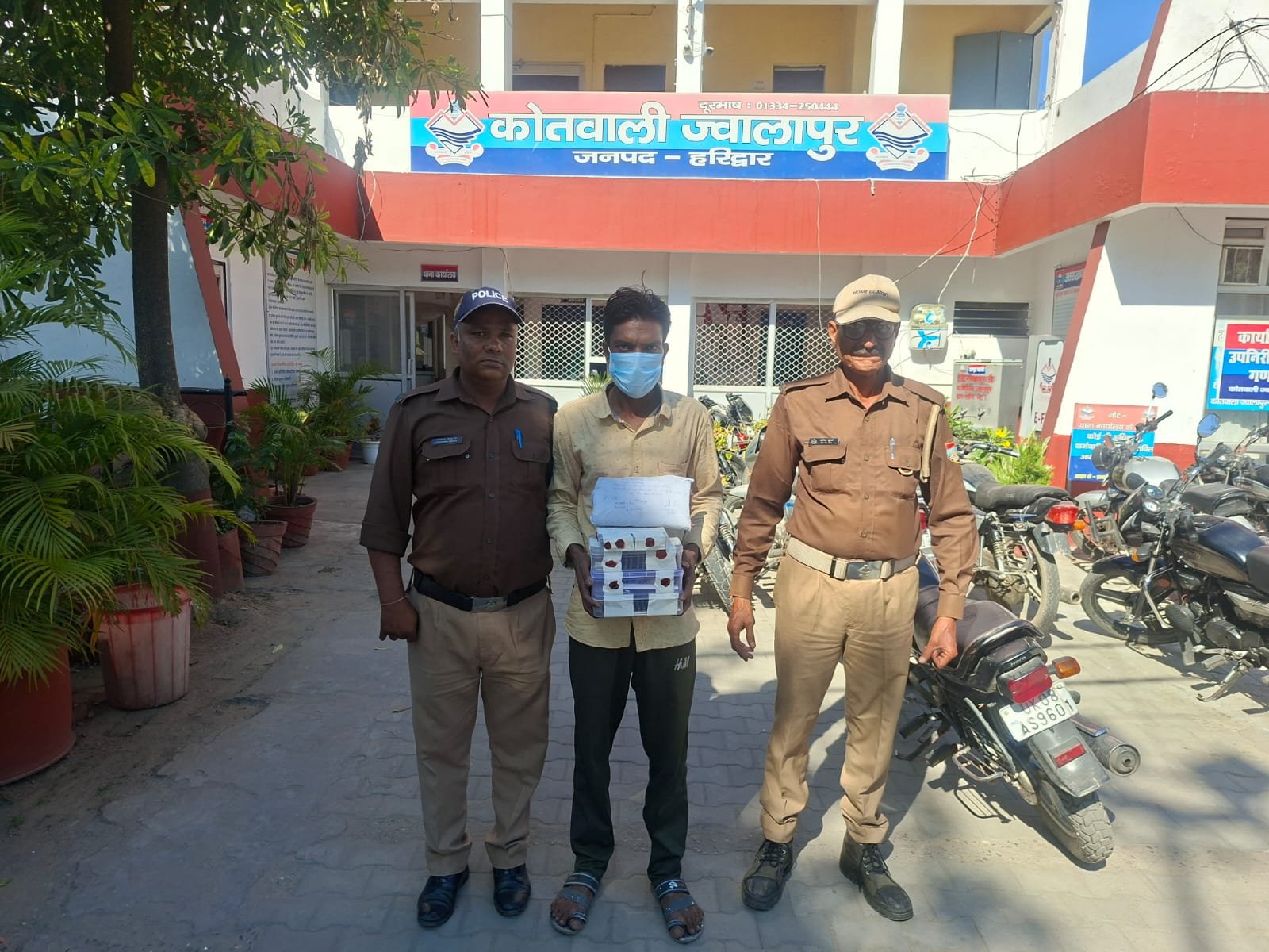 ज्वालापुर पुलिस की कार्रवाई में 600 नशीले कैप्सूल बरामद